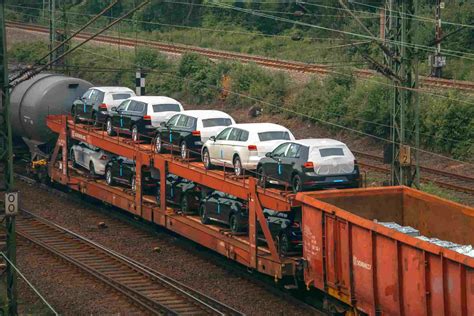 ship car by train